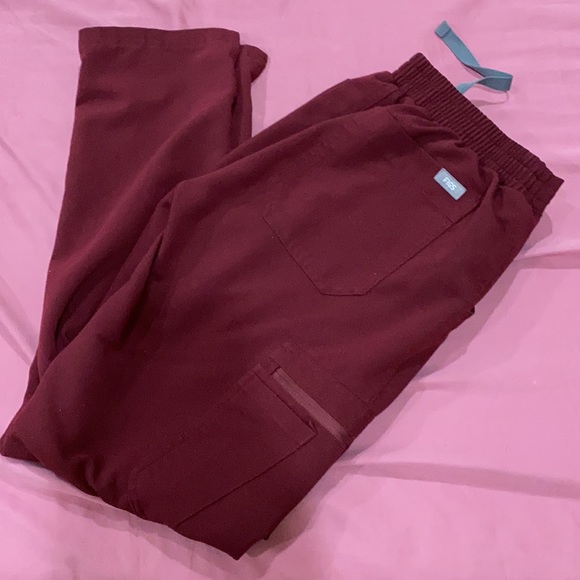 Yola™ Skinny Scrub Pants - Picture 6 of 9